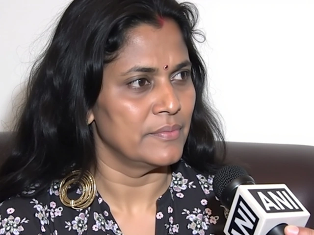 मलयालम अभिनेत्री मिनू मुनीर ने सह-कलाकारों पर यौन उत्पीड़न और मौखिक दुर्व्यवहार का लगाया आरोप